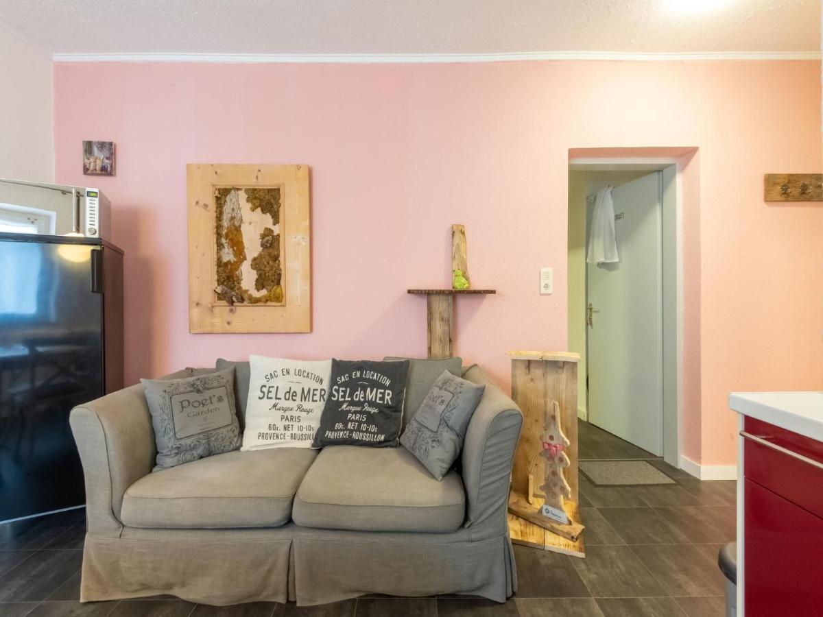 Apartment With A Shared Sauna In Бихлбах Екстериор снимка